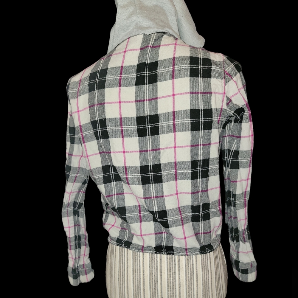 EUC Black and white hooded plaid snap up shirt - Picture 5 of 6